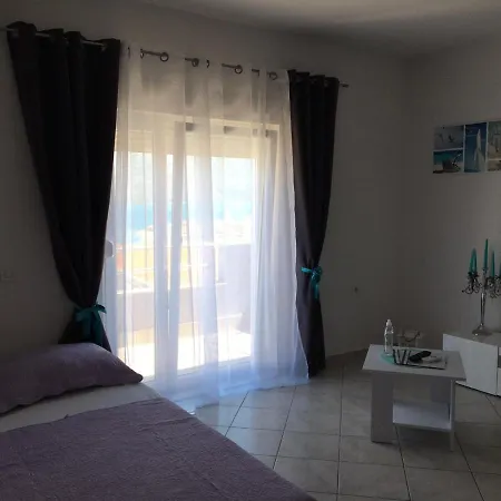Gavran Apartment *