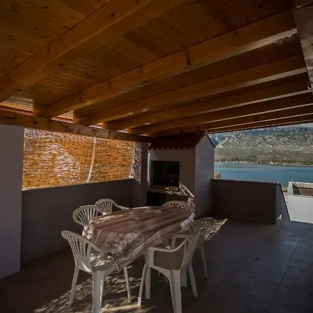 Gavran Apartment